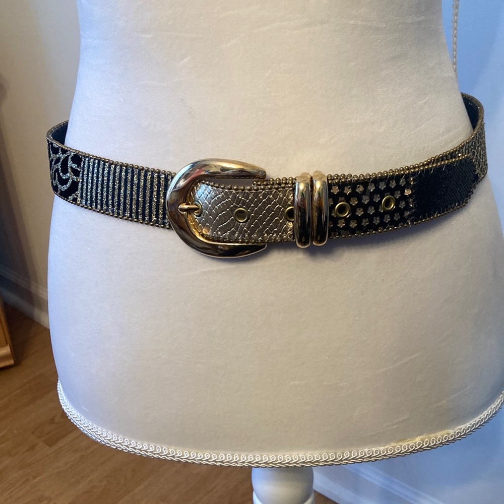 Elite Fresno CA Sz L gold/black belt with glitter